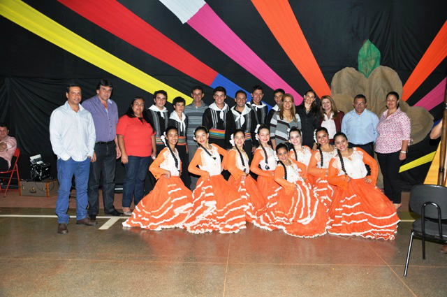 Festival Folclórico resgata cultura em Aral Moreira