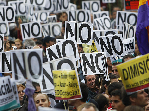 Milhares de espanhóis protestam em Madri contra austeridade do governo