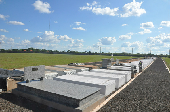 Cemitérios de Amambai são preparados para o Dia de Finados Cemitérios de Amambai são preparados para o Dia de Finados