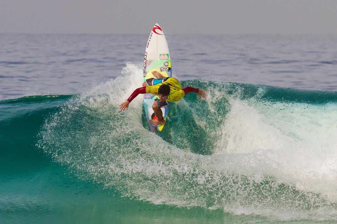 Gabriel Medina é bicampeão mundial de surfe