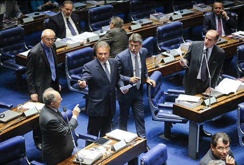 Senado buscará texto de consenso sobre terrorismo A discussão sobre a tipificação do terrorismo ganhou força após a morte do cinegrafista Santiago Andrade