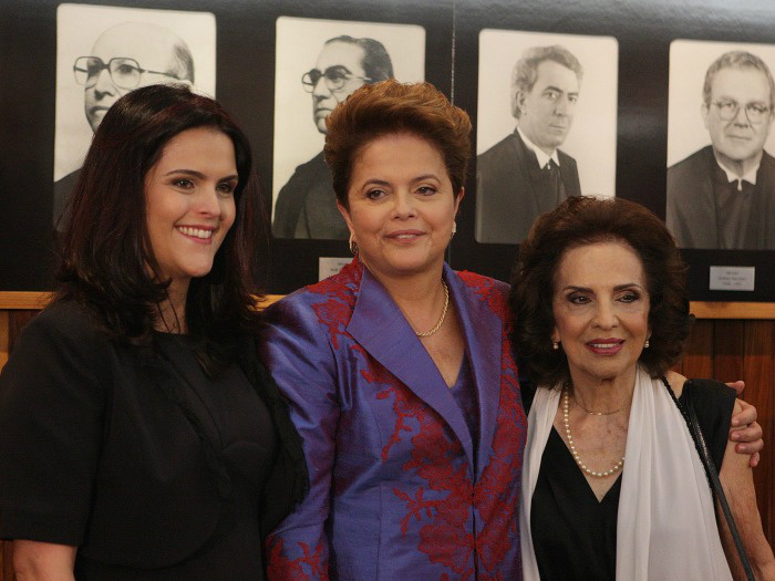 Dilma Rousseff cancelou a viagem que faria nesta manhã à MS em razão do agravamento do estado de saúde de sua mãe, Dilma Jane Rousseff, na foto, à esquerda de Dilma.