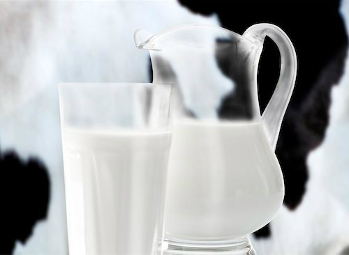 o leite continua mais caro em relação ao mesmo período do ano passado.