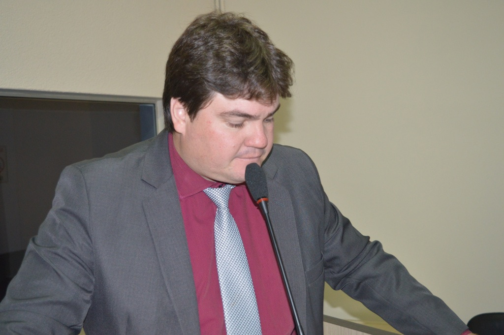 Veja manifestações de vereadores na abertura do legislativo de Amambai Vereador de Amambai, Maikell Ruiz / Foto: Moreira Produções