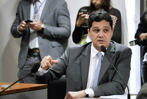 Redução da maioridade penal volta à pauta da CCJ na próxima semana Ferraço é favorável à PEC que permite