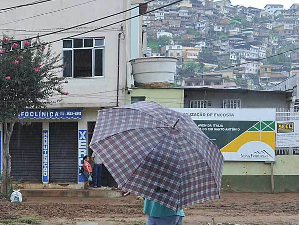 Teresópolis recebe doações para desabrigados do temporal de sexta-feira Teresópolis recebe doações para desabrigados do temporal de sexta-feira