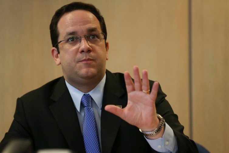 MEC visitará 200 instituições denunciadas por irregularidades O secretário-executivo do Ministério da Educação, Henrique Sartori, durante divulgação de resultados do Conceito Preliminar de Curso e do Índice Geral de Cursos Avaliados (José Cruz/Agência Brasil)