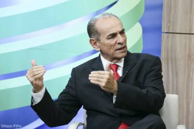 Relator da reforma política mantém redução do mandato de senador para cinco anos O relator da reforma política na comissão especial da Câmara, deputado Marcelo Castro (PMDB-PI) / Foto: Divulgação