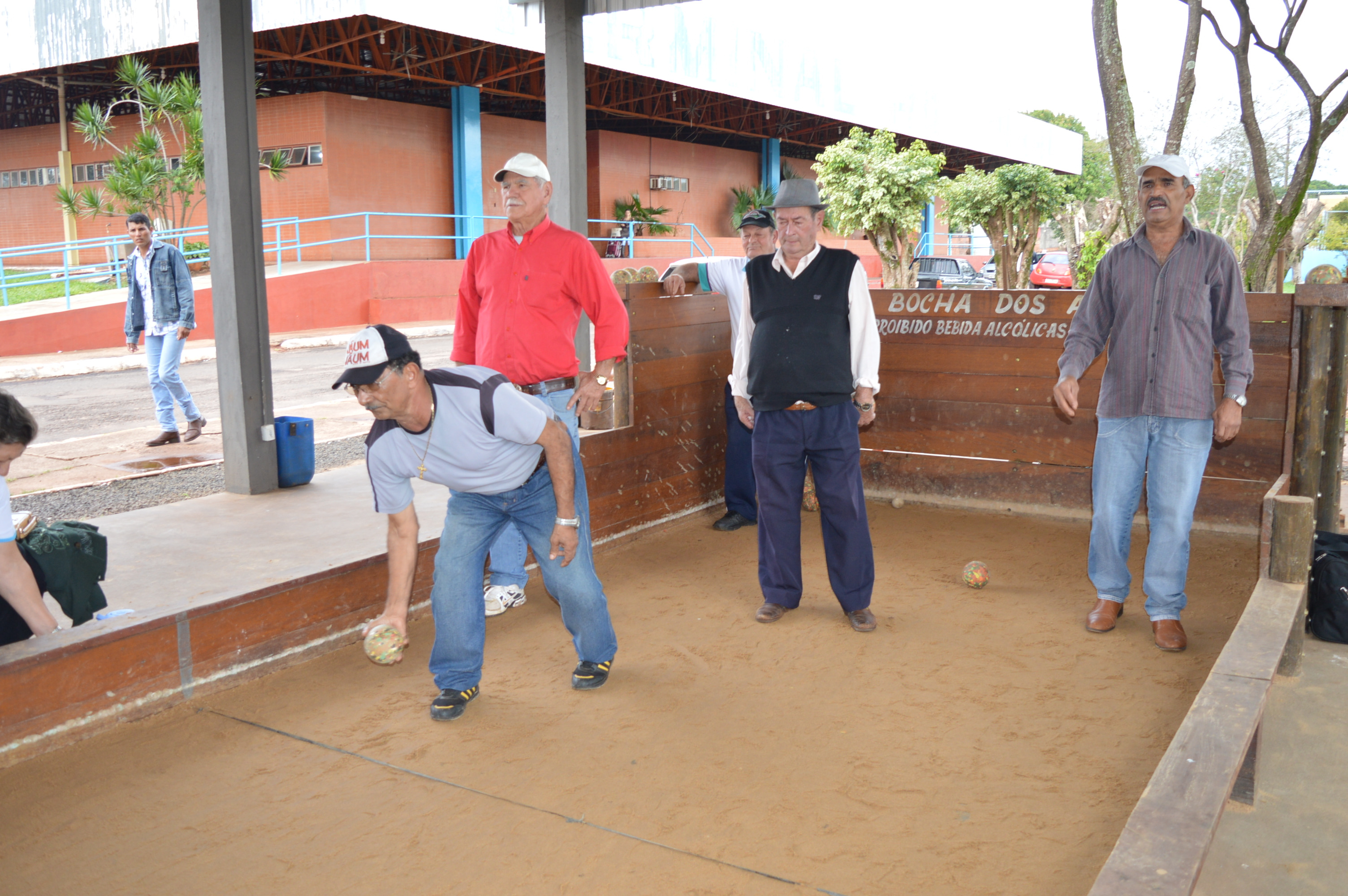 A cancha reúne cerca de 30 pessoas por dia para jogar  / Foto: Moreira Produções