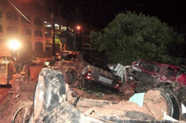 Teresópolis recebe doações para desabrigados das chuvas Teresópolis recebe doações para desabrigados das chuvas