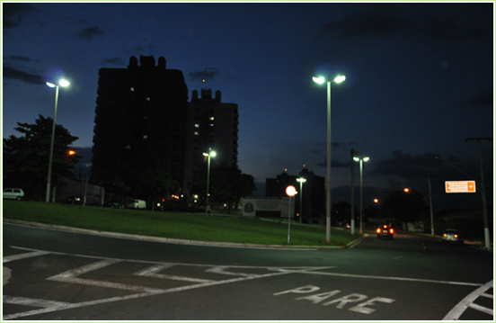 Capital investe R$ 2,7 milhões na troca de iluminação de oito avenidas Capital investe R$ 2,7 milhões na troca de iluminação de oito avenidas