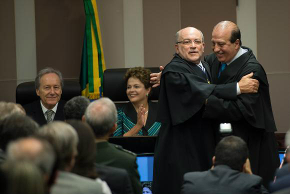Presidente do TCU diz ter convicção do comprometimento de Dilma com a ética Novo presidente do TCU, ministro Aroldo Cedraz, enalteceu a seriedade e o comprometimeno de Dilma Rousseff com valores éticosMarcelo Camargo/Agência Brasil