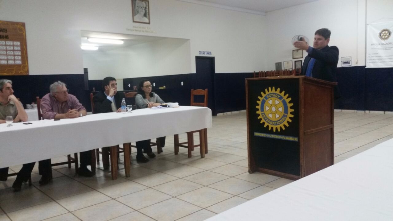 OAB de Amambai leva à entidades, palestra sobre a implantação da 3ª Vara A palestra foi ministrada pelo presidente da OAB, Rodrigo Simões / Foto: Divulgação