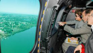 Dilma sobrevoa áreas atingidas por chuvas no Rio Grande do Sul Presidenta Dilma sobrevoa Uruguaiana - Roberto Stuckert Filho/Presidência da República
