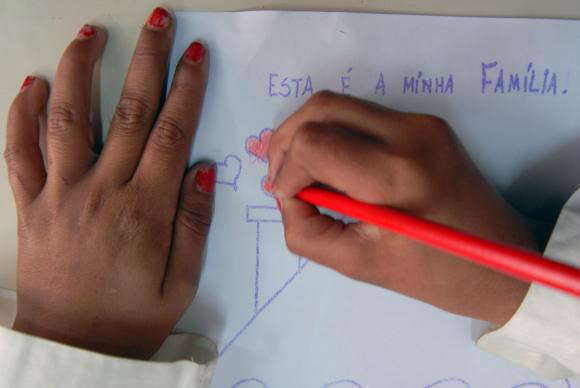 Ao todo, 26,5 mil escolas receberão apoio do MEC para alfabetização das crianças   Arquivo/Marcello Casal Jr/Agência Brasil