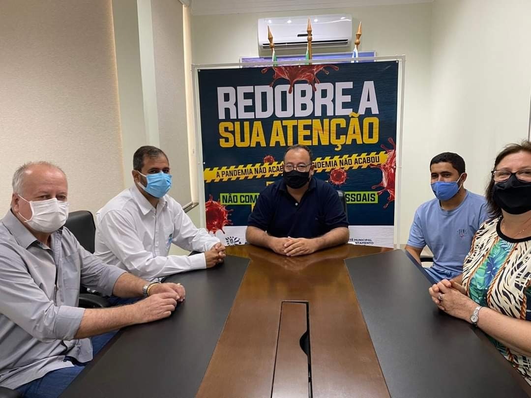 Dr. Bandeira solicita ao reitor da UEMS mais dois cursos para Amambai A reunião ocorreu na sala de reuniões da prefeitura de Amambai / Foto: Decom
