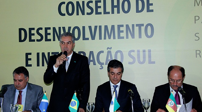 Reinaldo Azambuja assume presidência do Codesul nesta quarta-feira (4) Reinaldo Azambuja assume presidência do Codesul nesta quarta-feira (4)