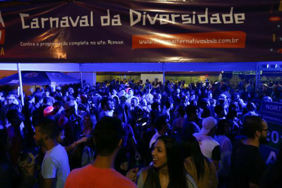 Foliões se divertem nos bloco de carnaval de Brasília. Na foto, o Bloco Rejunta meu Bulcão, na 201 norteFoto: Divulgação 