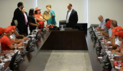 Dilma Rousseff recebe representantes do MST no dia seguinte à manifestação dos sem-terra em Brasília / Foto: Antonio Cruz/Agência Brasil