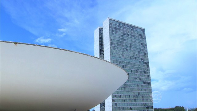 Governo deve anunciar corte no Orçamento de 2015 na quinta, diz líder Governo deve anunciar corte no Orçamento de 2015 na quinta, diz líder