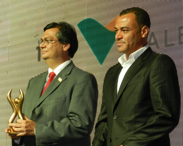 Capitão do penta, Cafu vai investir no agronegócio