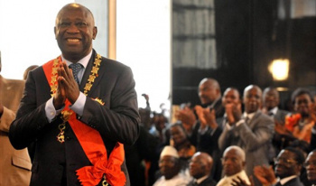 Laurent Gbagbo na cerimônia de posse como presidente da Costa do Marfim, em 4 de dezembro de 2010.(Foto: AFP)