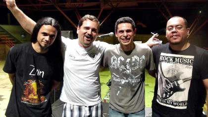 Em show remarcado, Haiwanna e Ruído Paralelo levantam bandeira do rock
