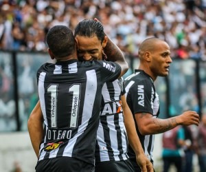 Pressionado, Atlético-MG bate Vitória e ganha respiro com torcida