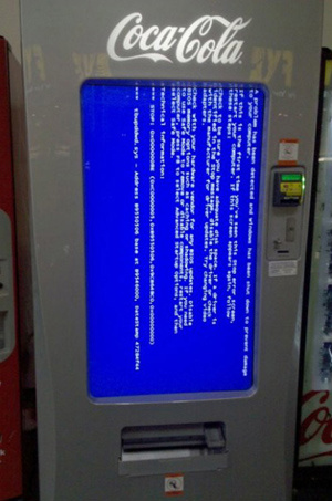 E uma Tela Azul da Morte foi o jeito dessa máquina de refrigerante dizer que seus produtos estavam esgotados em um Shopping Center de Edison, New Jersey.
