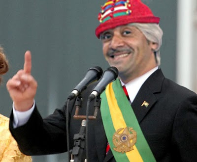 Tiririca já paga resort com dinheiro público Tiririca já paga resort com dinheiro público