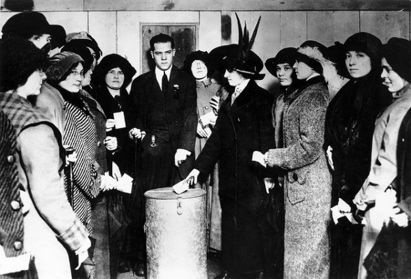 3 de novembro - Instituição do Direito de Voto para Mulheres (1930)