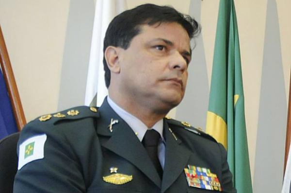 “PM terá metas: 'menos crimes, mais salários'” “PM terá metas: 'menos crimes, mais salários'”
