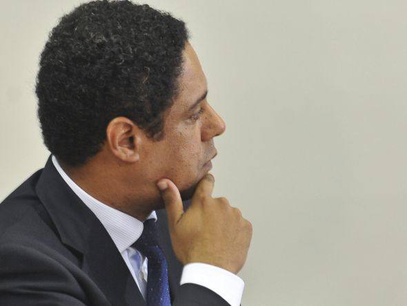 Orlando Silva.