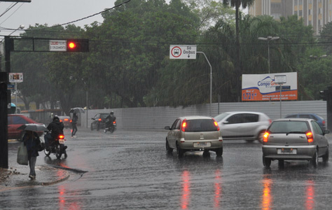 Meteorologia alerta para possível queda de granizo e ventos fortes hoje em MS Meteorologia alerta para possível queda de granizo e ventos fortes hoje em MS