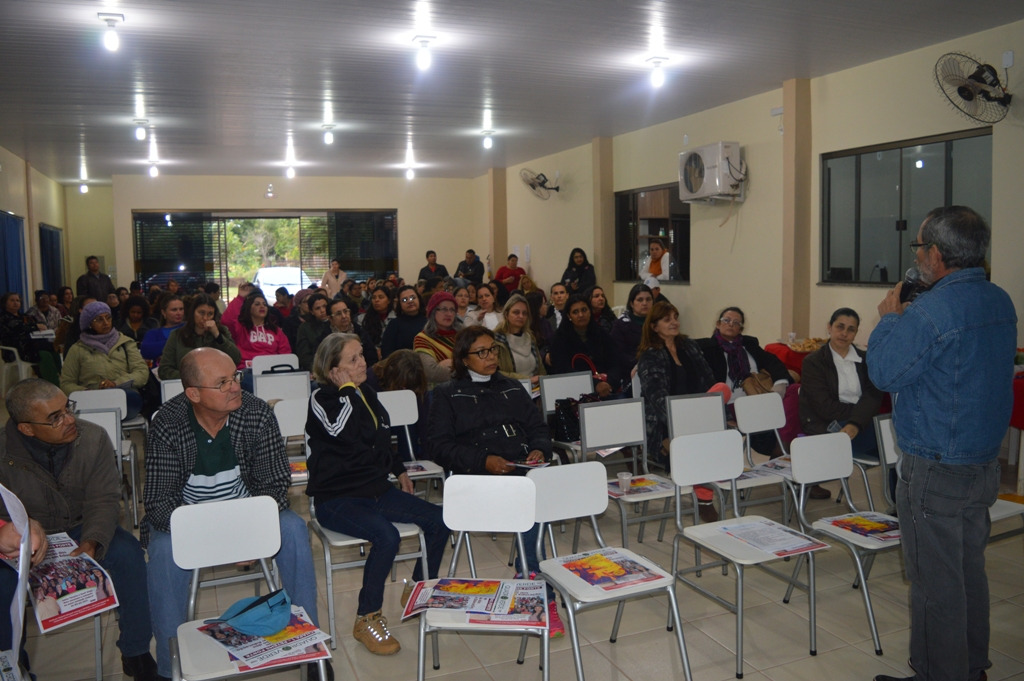Assembleia dos servidores públicos em educação, realizada no dia 19 de junho / Foto: Moreira Produções