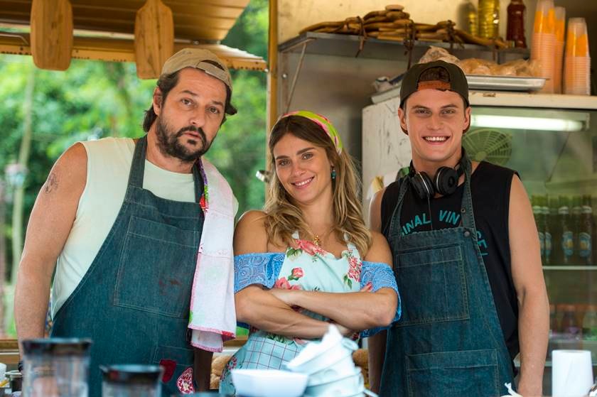Nicolau (Marcelo Serrado), Bebeto (Eduardo Speroni) e Afrodite (Carolina Dieckmann): família em conflito na novela