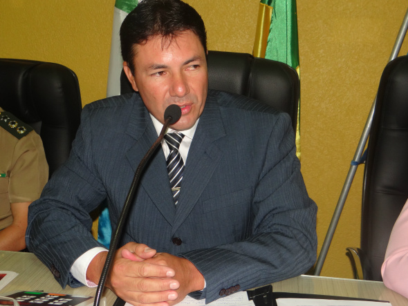 Resumo da sessão da Câmara de Amambai do dia 03 de novembro de 2015 A sessão foi presidida pelo vereador Jaime Bambil (PT do B)Foto: Moreira Produções