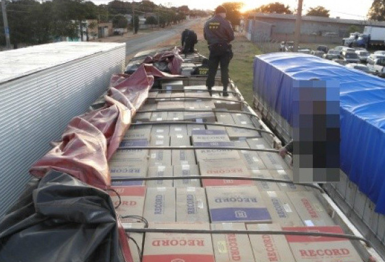 Polícia já apreendeu 300 carretas com contrabando de cigarros em MS