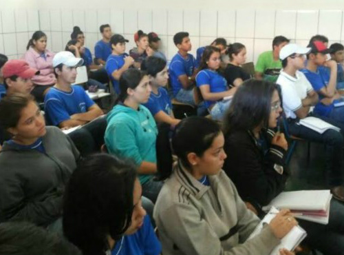 Alunos da maioria das escolas de Amambai voltam as aulas nesta terça-feira (22).