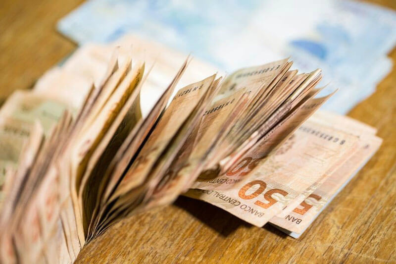 Diário Oficial da União publica decreto com o novo salário mínimo de R$ 937 (Foto: Divulgação)