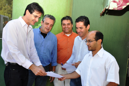 Prefeito Dirceu Lanzarini, vereador Roberto Protético, Rubens, vice-prefeito Aguiar e Dr. Henrique Komiyama.