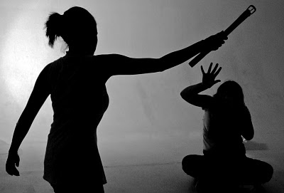 Após discussão, pai quebra braços da filha com barra de ferro em MS