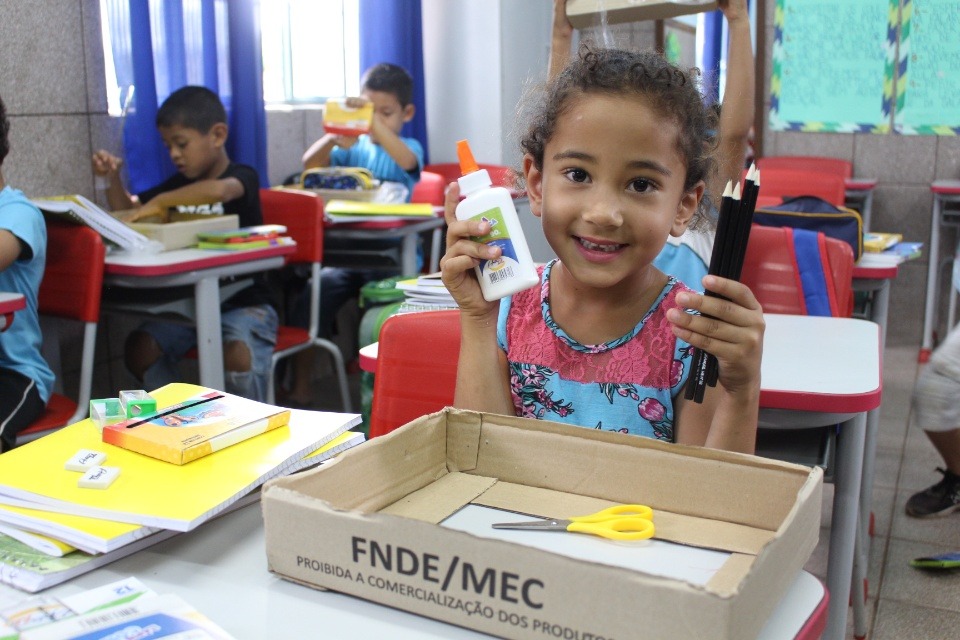 Prefeitura de Amambai entrega kits de material escolar para as escolas Mais de 4 mil kits serão entregues / Foto: Decom