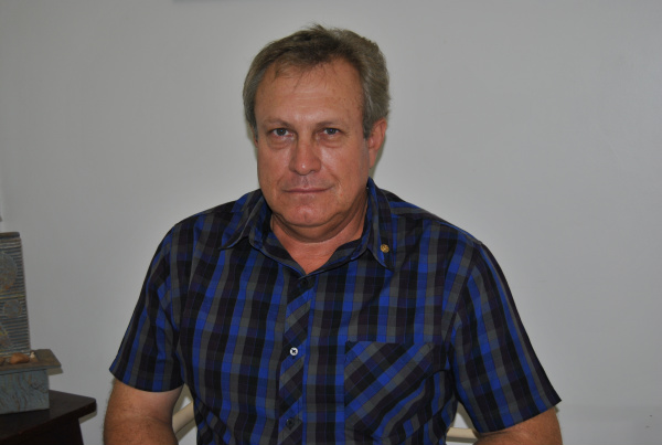 Rotary de Amambai organiza a palestra “Ética, um princípio que não tem fim” O presidente da Comissão de Serviços à Comunidade, o rotariano Walter Otano. Foto: Moreira Produções.