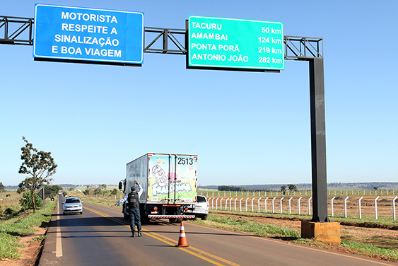 Puccinelli entrega 130 km de asfalto recuperado na região do Cone Sul