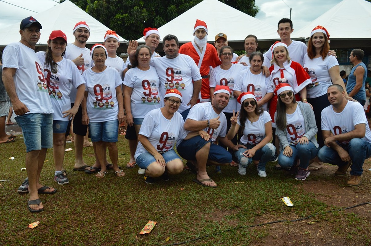 9º Natal Solidário reuniu quase mil crianças na vila Marechal Rodon, em Amambai. Cerca de 40 pessoas participaram da organização do evento / Foto: Moreira Produções