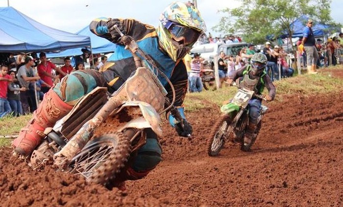 Copa Cidade de Velocross reúne pilotos em Amambai neste final de semana Pilotos de várias cidades de MS, do Paraná e também do Paraguai participam da competição / Foto: Moreira Produções