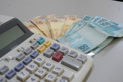 Além de 25% a menos no salário, jornada de trabalho poderá ser reduzida - Foto: Foto: Bruno Henrique / Correio do Estado