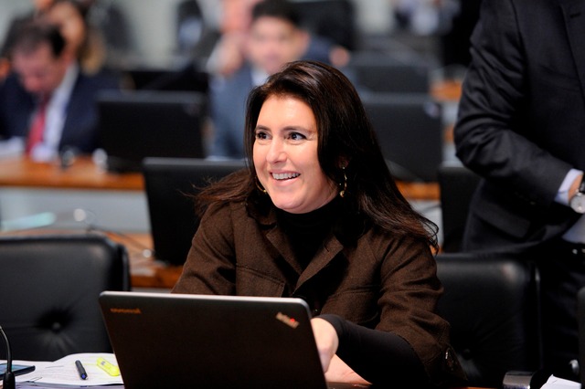 Estados e municípios em crise poderão renegociar suas dívidas Senadora Simone Tebet