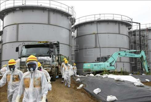 Operários da Tokyo Electric Power (Tepco) detectaram 3,2 mil becquerels por litro de substâncias radioativas em um poço na usina de Fukushima. EFE/Arquivo
